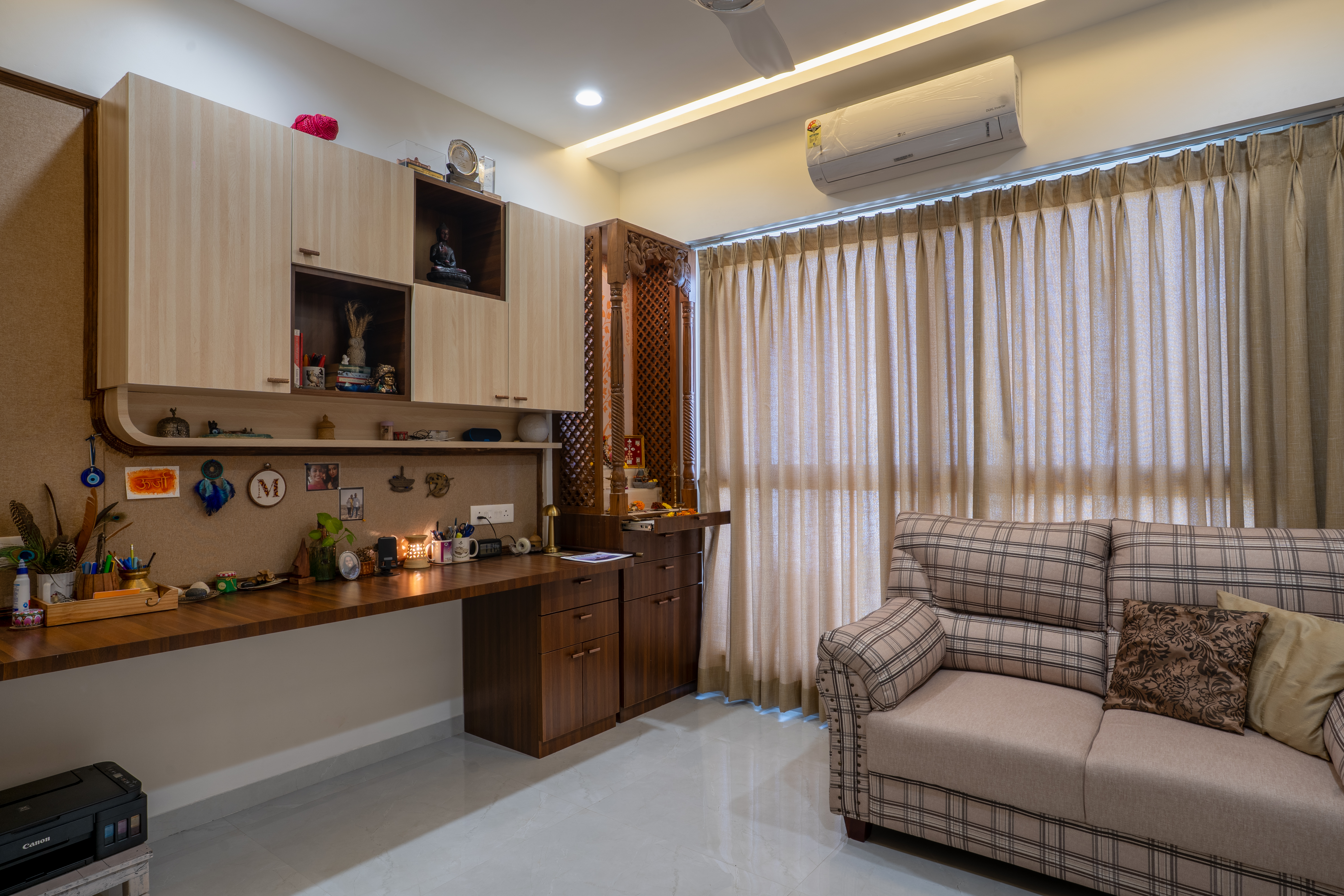 Rahul Singh Residence materials and finishes